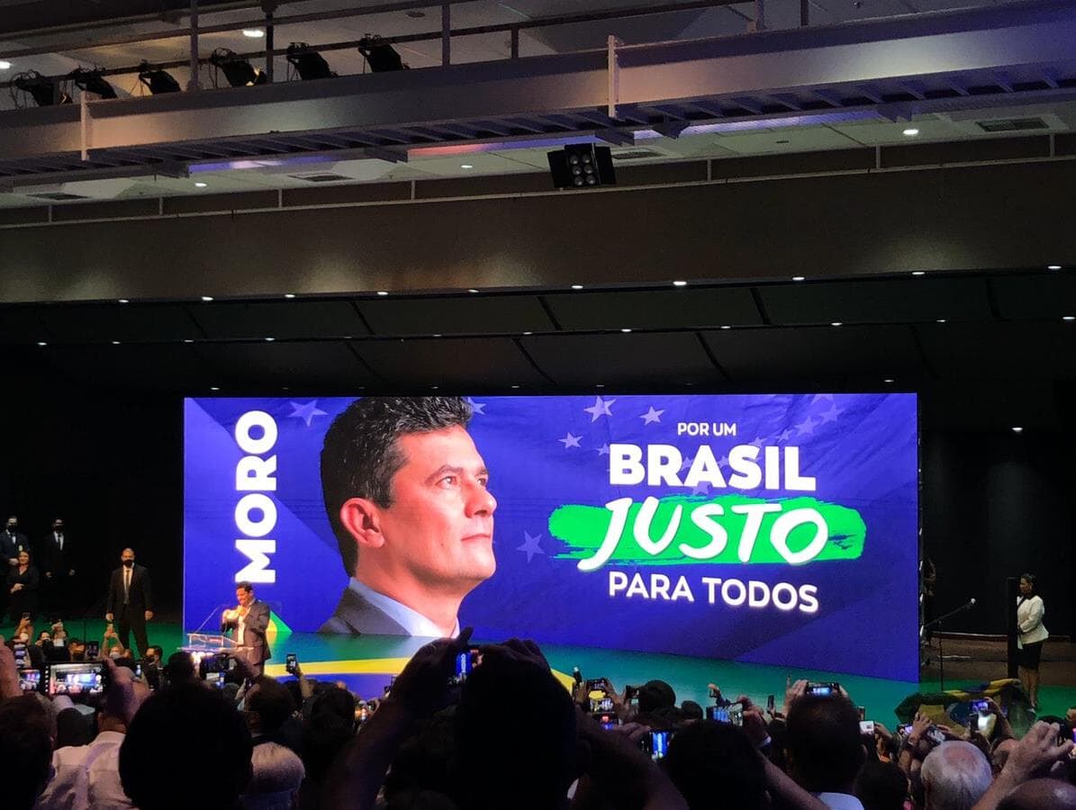 Moro se filia ao Podemos com discurso de presidenciável: "Chega de petrolão, chega de rachadinha"