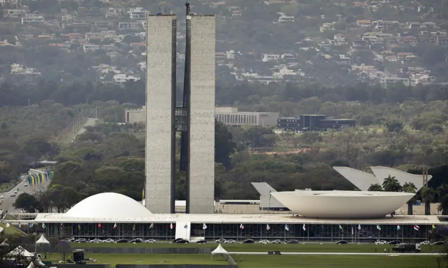 Novo salário mínimo e regulamentação das bets; veja leis que entram em vigor em 1º de janeiro