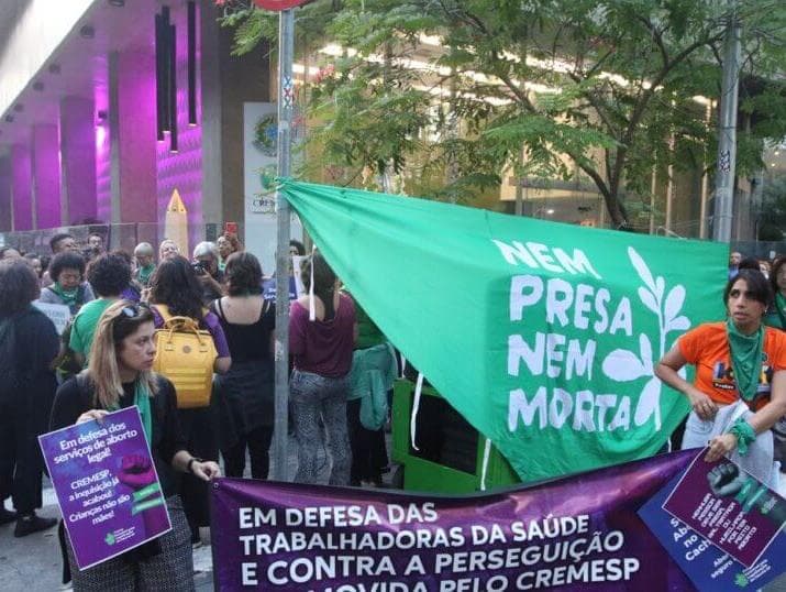 Contrariando governo, conselho aprova diretrizes para aborto legal em crianças e adolescentes