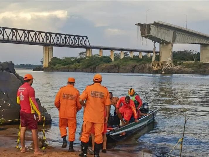 Ministro Renan Filho acompanha buscas após desabamento de ponte entre MA e TO