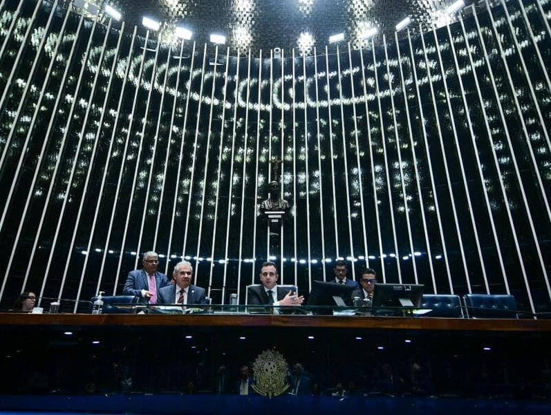 Senado deixa votação de projeto que regulamenta inteligência artificial para próxima semana