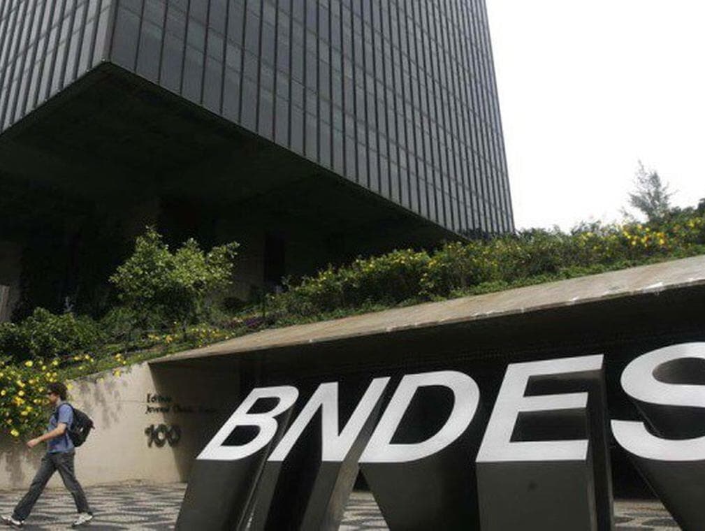 Avança na Câmara PEC que dá ao Congresso poder de vetar empréstimos do BNDES