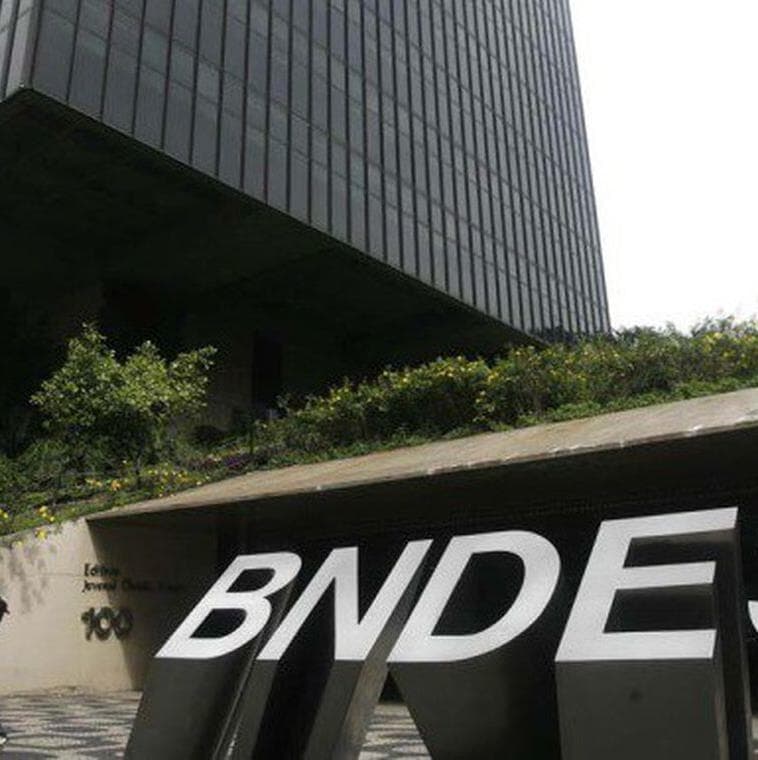 Avança na Câmara PEC que dá ao Congresso poder de vetar empréstimos do BNDES