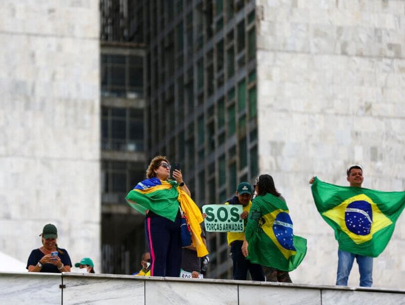 Governistas cobram punição para Bolsonaro; oposição fala em "meras ilações"