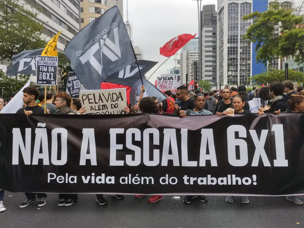 Manifestações pelo Brasil pedem fim da escala 6x1 de trabalho