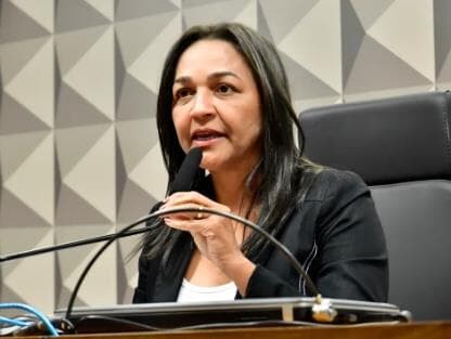 Eliziane Gama diz ao PSD que é pré-candidata à presidência do Senado