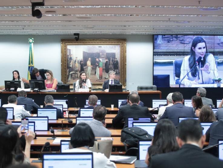 CCJ aprova PEC que limita decisões monocráticas do STF. Confira os votos