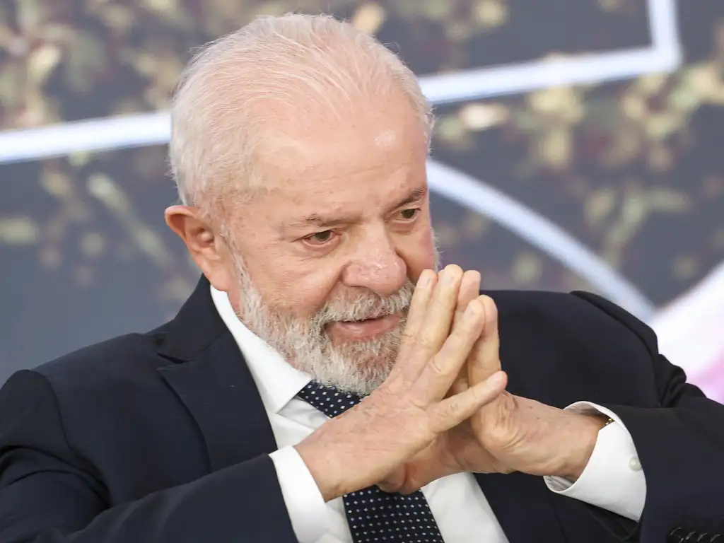 Lula retira dreno e, segundo médicos, está "lúcido e orientado"