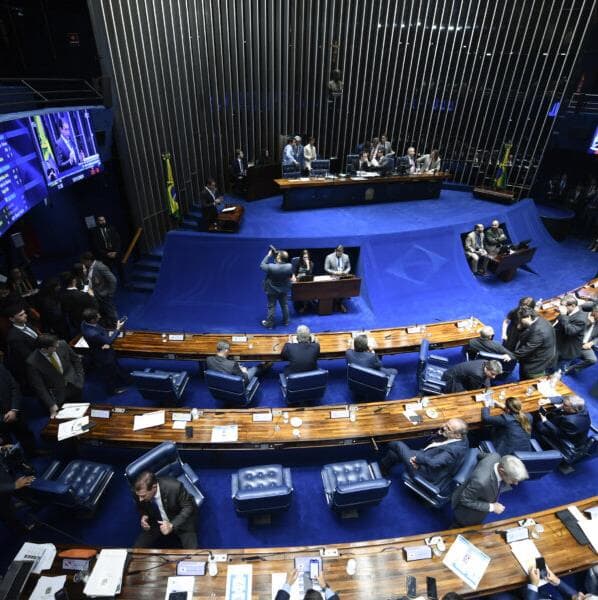 Plenário do Senado aprova projeto de eólicas offshore com "jabutis"