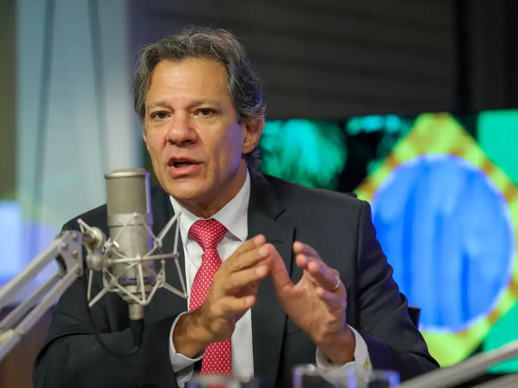 Promessa de isenção até R$ 5 mil será cumprida em 2026, diz Haddad