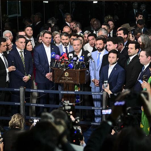 Pedido de impeachment de Alexandre de Moraes tem apoio de 153 deputados. Veja a lista