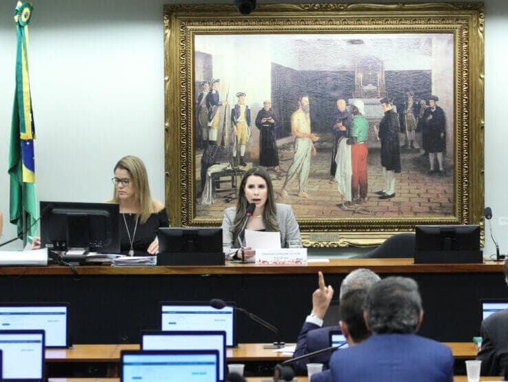 CCJ vota anistia a presos pelos atos de 8 de janeiro e retaliação ao Supremo