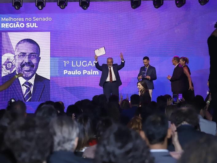 Paulo Paim é o melhor senador do Sul, segundo o público