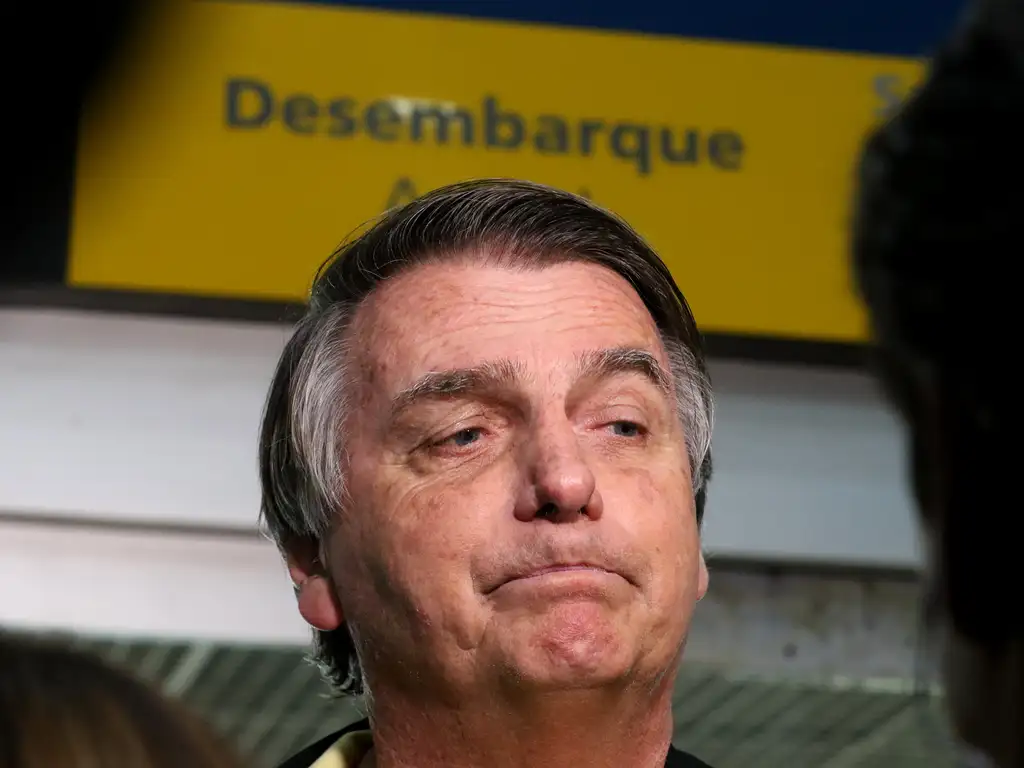 Bolsonaro fala sobre pedir refúgio em embaixada e nega participação no plano de golpe