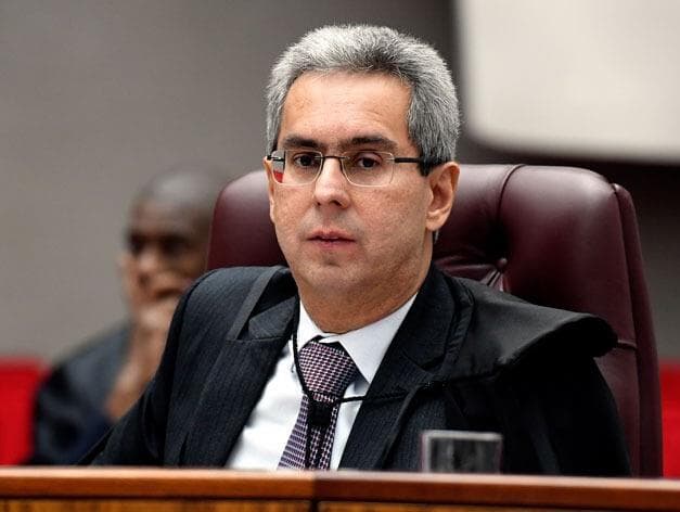 Ministro do STJ pede desculpas a colega por crítica e abandono de sessão; veja nota