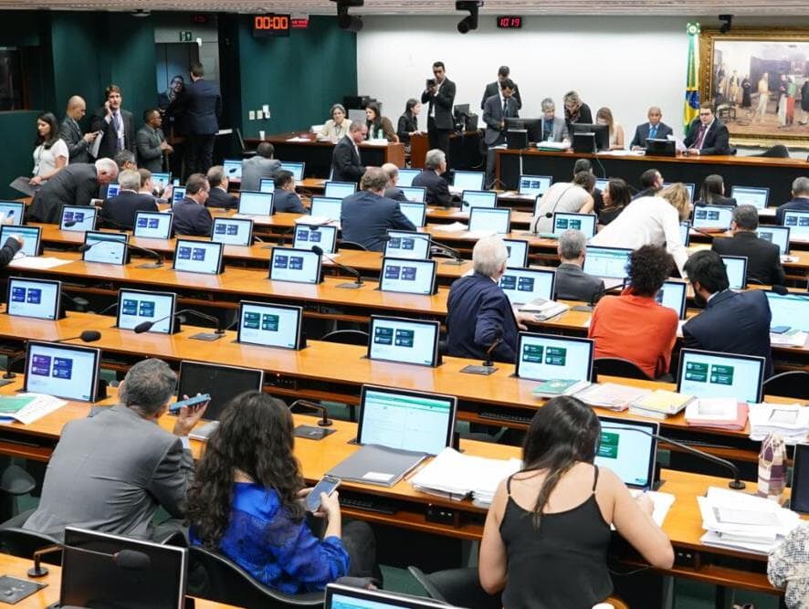 CCJ da Câmara vota pacote de retaliação ao STF