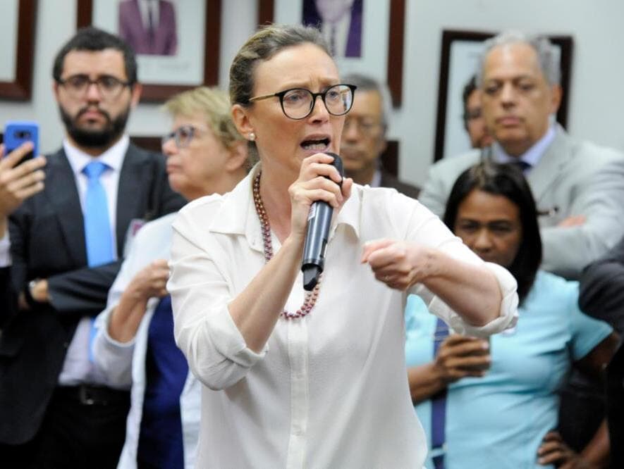 Maria do Rosário lidera disputa em Porto Alegre, aponta pesquisa