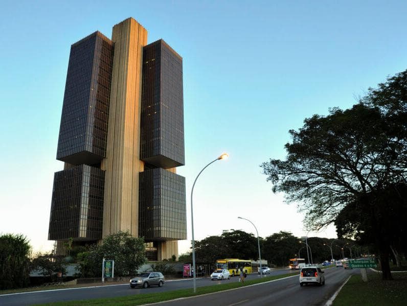 Comitê do Banco Central interrompe queda da taxa de juros