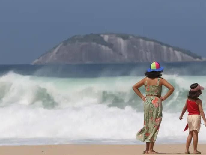 Proposta que abre caminho para privatização de praias agrava crise climática, alertam ambientalistas