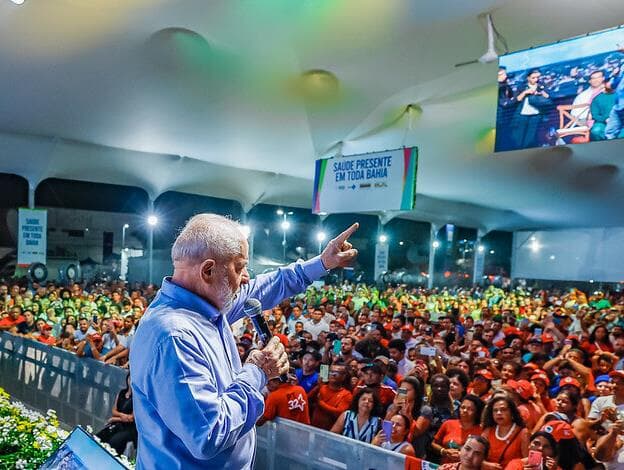 Pesquisa aponta vantagem de Lula sobre Tarcísio em disputa pela Presidência