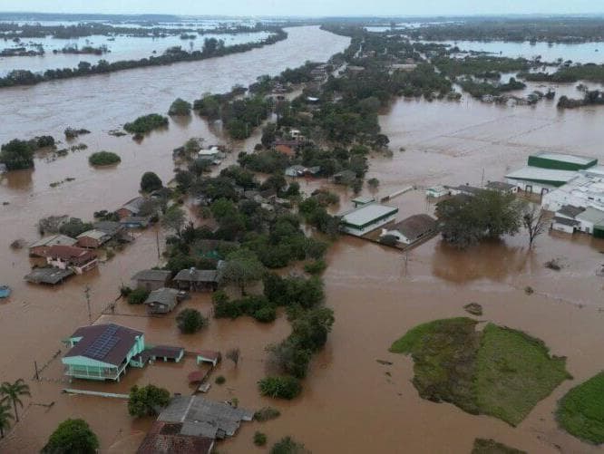 Chuvas no RS já deixaram mais de 330 mil desalojados e impactaram quase 2 milhões