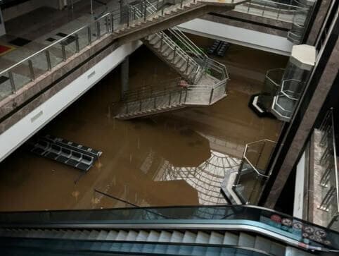 Aeroporto de Porto Alegre suspende operações até o final do mês