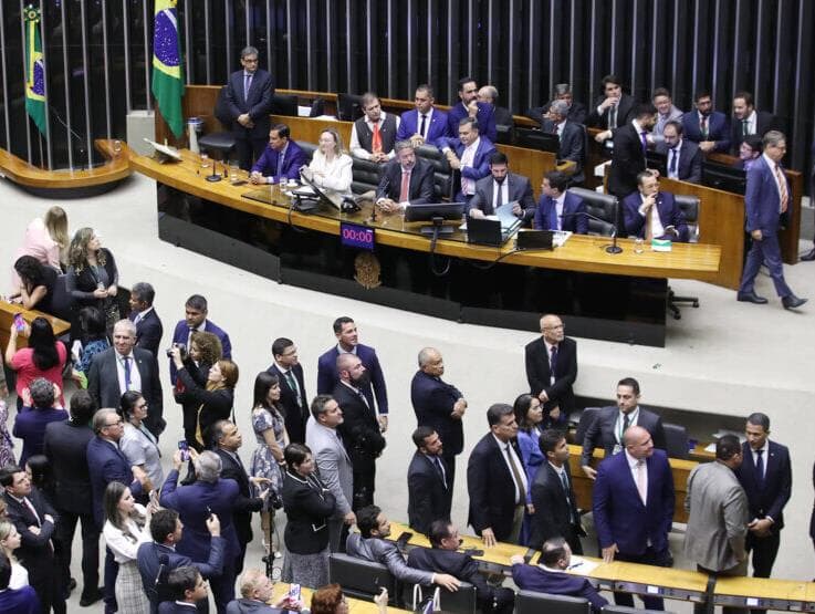 Dos 95 deputados do PL, só sete votaram para manter Brazão preso. Veja como cada partido votou