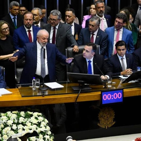 Lula critica fim da reeleição; senadores defendem equilíbrio e citam Bolsonaro