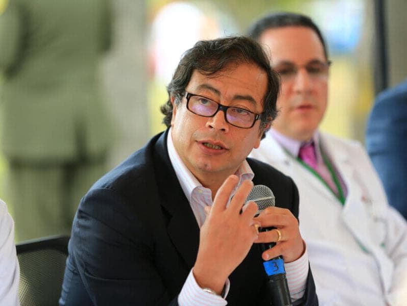 Gustavo Petro defende Lula por críticas a Israel: "Falou a verdade"