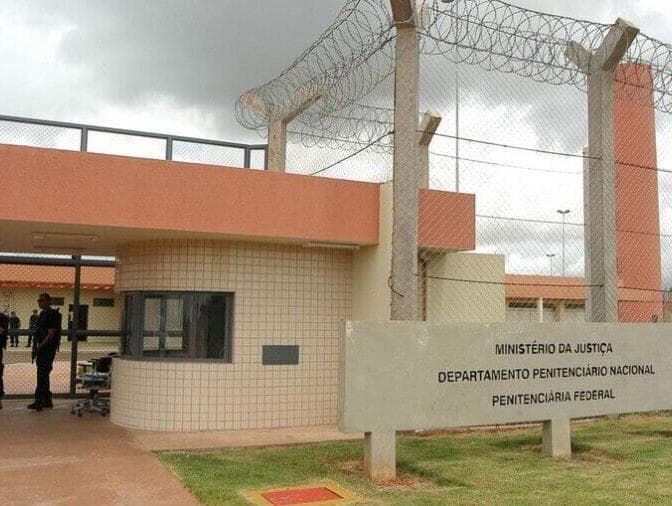 Ainda sem encontrar detentos, governo tenta identificar responsáveis pela fuga em Mossoró