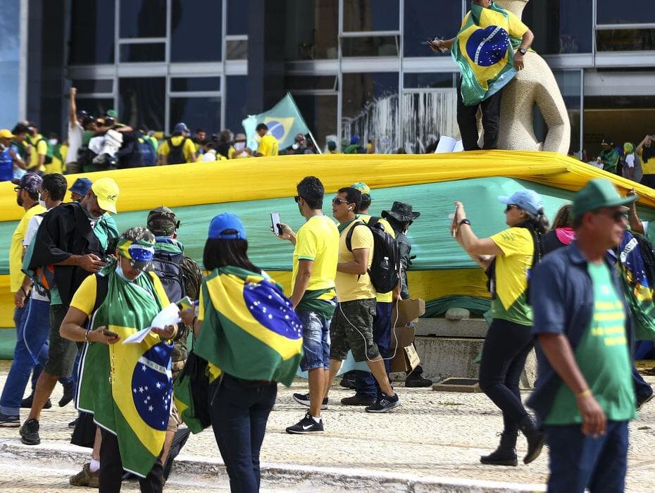 STF condena mais 12 por participação nos atos golpistas