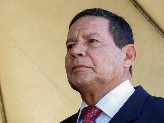 Psol apresenta ação contra Mourão por incitar resistência de militares à PF