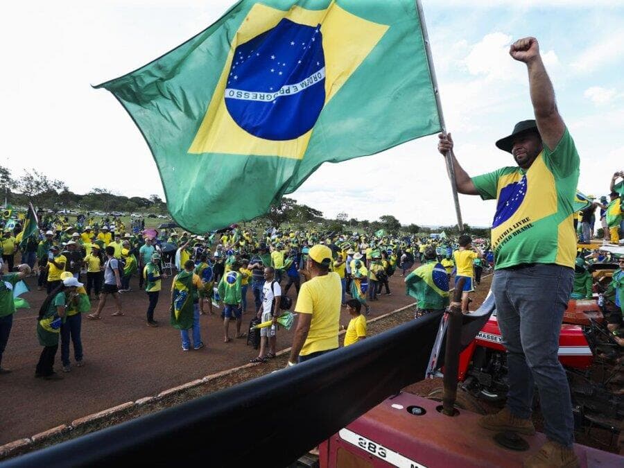 Entenda como as novas investigações da PF aumentam o cerco a Bolsonaro