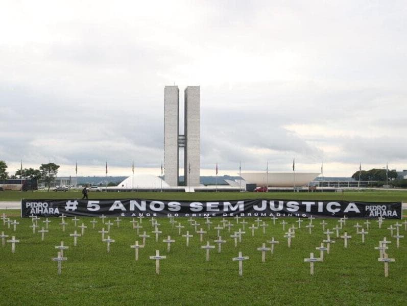 Ato na Esplanada homenageia vítimas de Brumadinho e cobra justiça