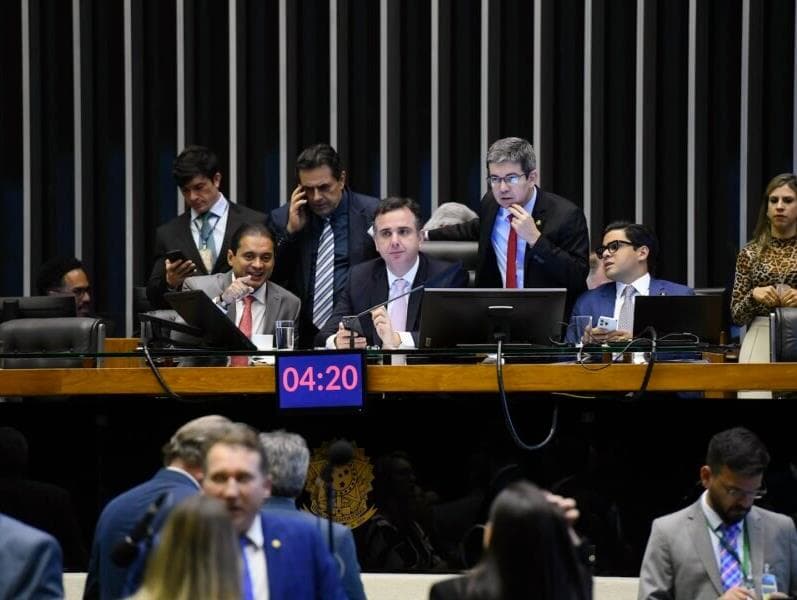 Congresso aprova orçamento de 2024 com recorde de emendas