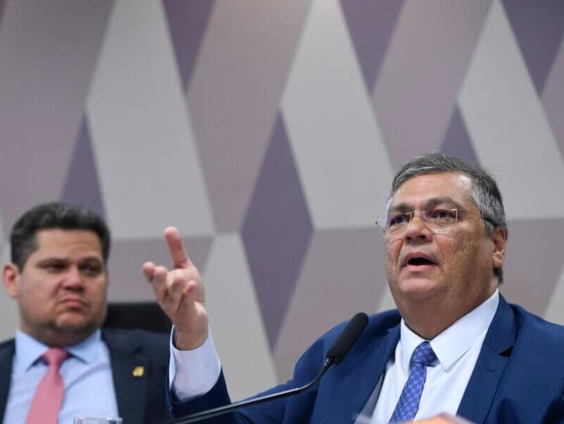 Fake news pode caracterizar crime, diz Dino durante sabatina para STF