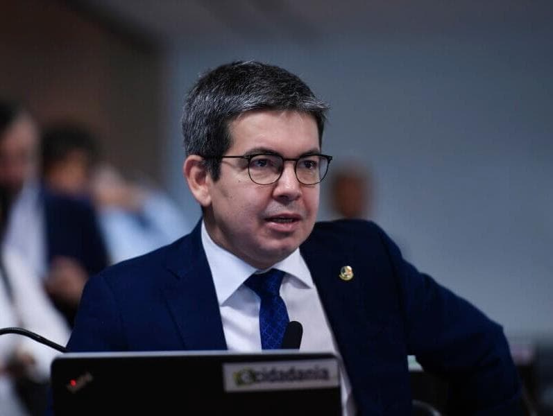 Governo deve apresentar alternativa à desoneração até quarta, diz Randolfe