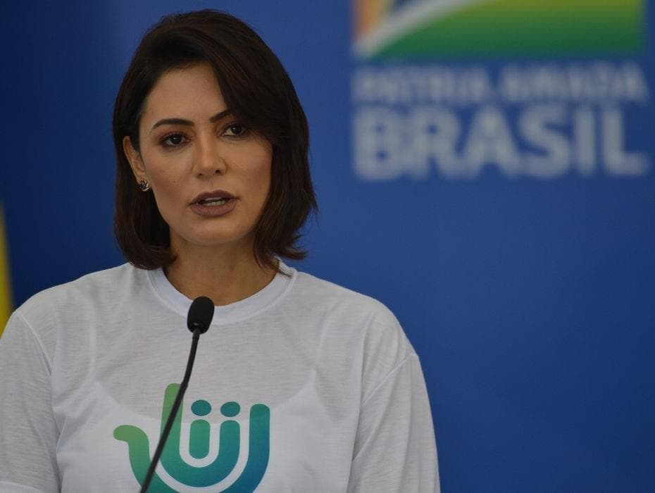 Governo Lula vai retomar programa amadrinhado por Michelle Bolsonaro