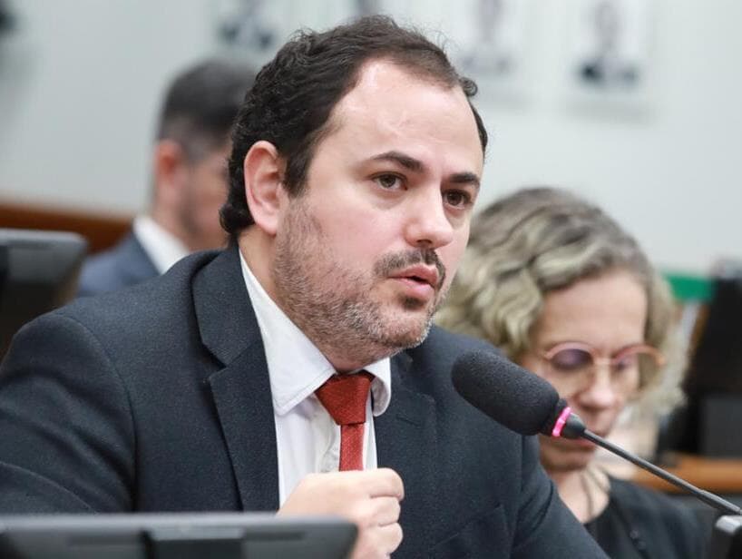 Conselho de Ética arquiva processos contra Glauber Braga e Ricardo Salles