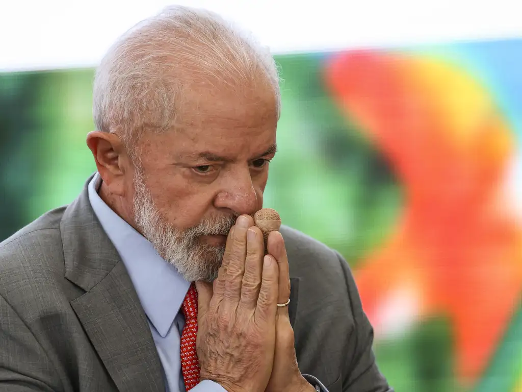 Após reavaliação médica, Lula é liberado para trabalhar