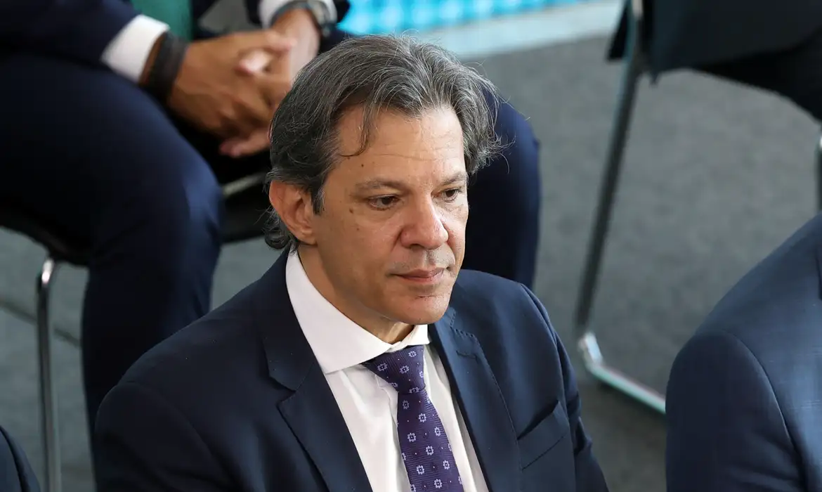 Haddad anuncia bloqueio de R$ 15 bilhões no orçamento de 2024