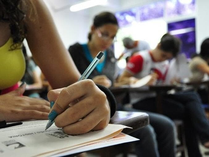 Senado deve votar bolsa de R$ 700 para estudantes do ensino superior. Veja a agenda da semana