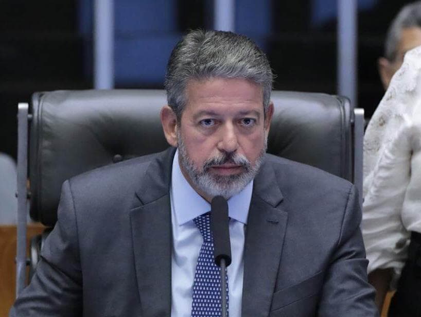 De olho em 2026, Lira enfrenta impasse para manter base em Alagoas