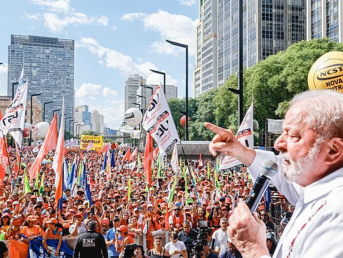 Em ato de 1º de maio, Lula agradece Congresso mas defende veto à desoneração