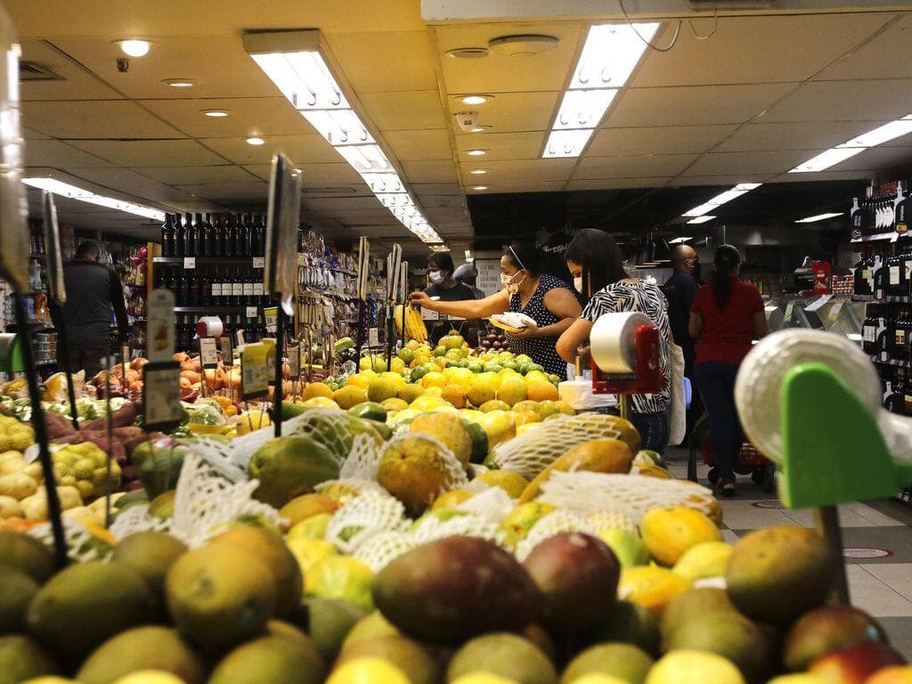 Reforma tributária prevê imposto zero para frutas, verduras, arroz e mais; leia a lista