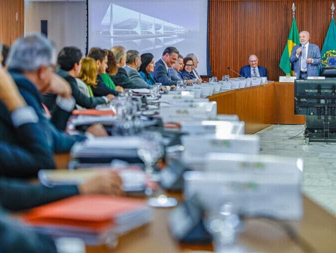 Reforma tributária, pauta verde e IA estão entre as prioridades do governo em 2024, diz Randolfe