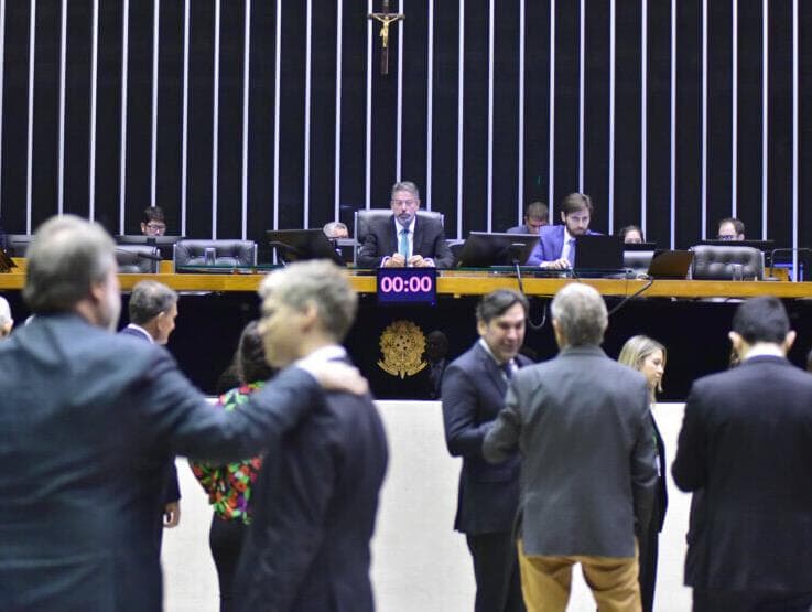 Acompanhe ao vivo a votação da reforma tributária na Câmara