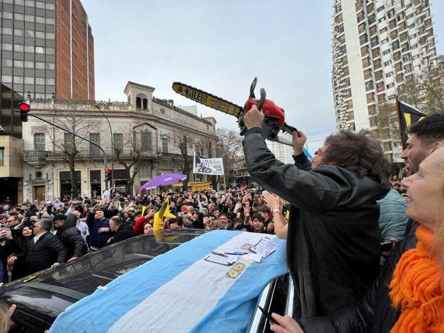 Impasse em eleição na Argentina prejudica Milei, apontam especialistas