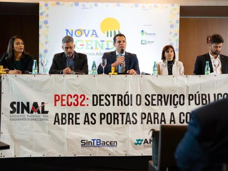 Servidores públicos ameaçam entrar em greve em novembro