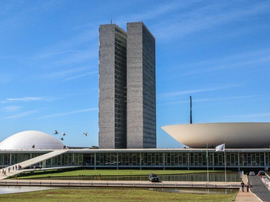 Maior anistia da história dos partidos tem semana decisiva na Câmara